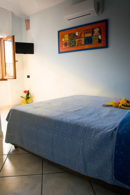 Bramasole Bed and Breakfast Quartu SantʼElena Δωμάτιο φωτογραφία