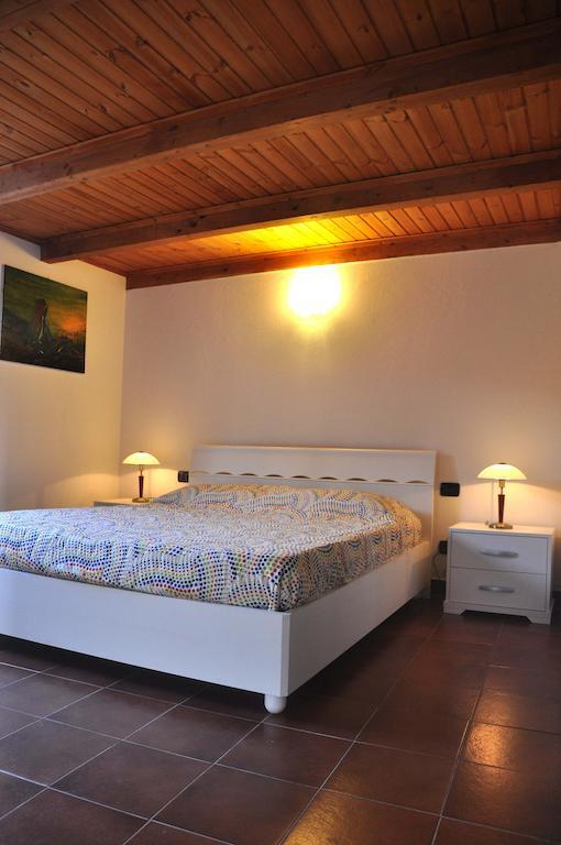 Bramasole Bed and Breakfast Quartu SantʼElena Δωμάτιο φωτογραφία